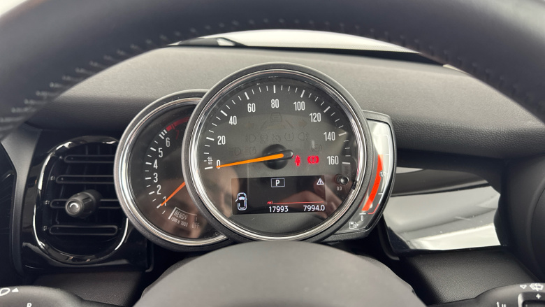 MINI Hatchback 1.5 Cooper Classic 3dr Auto Petrol Hatchback